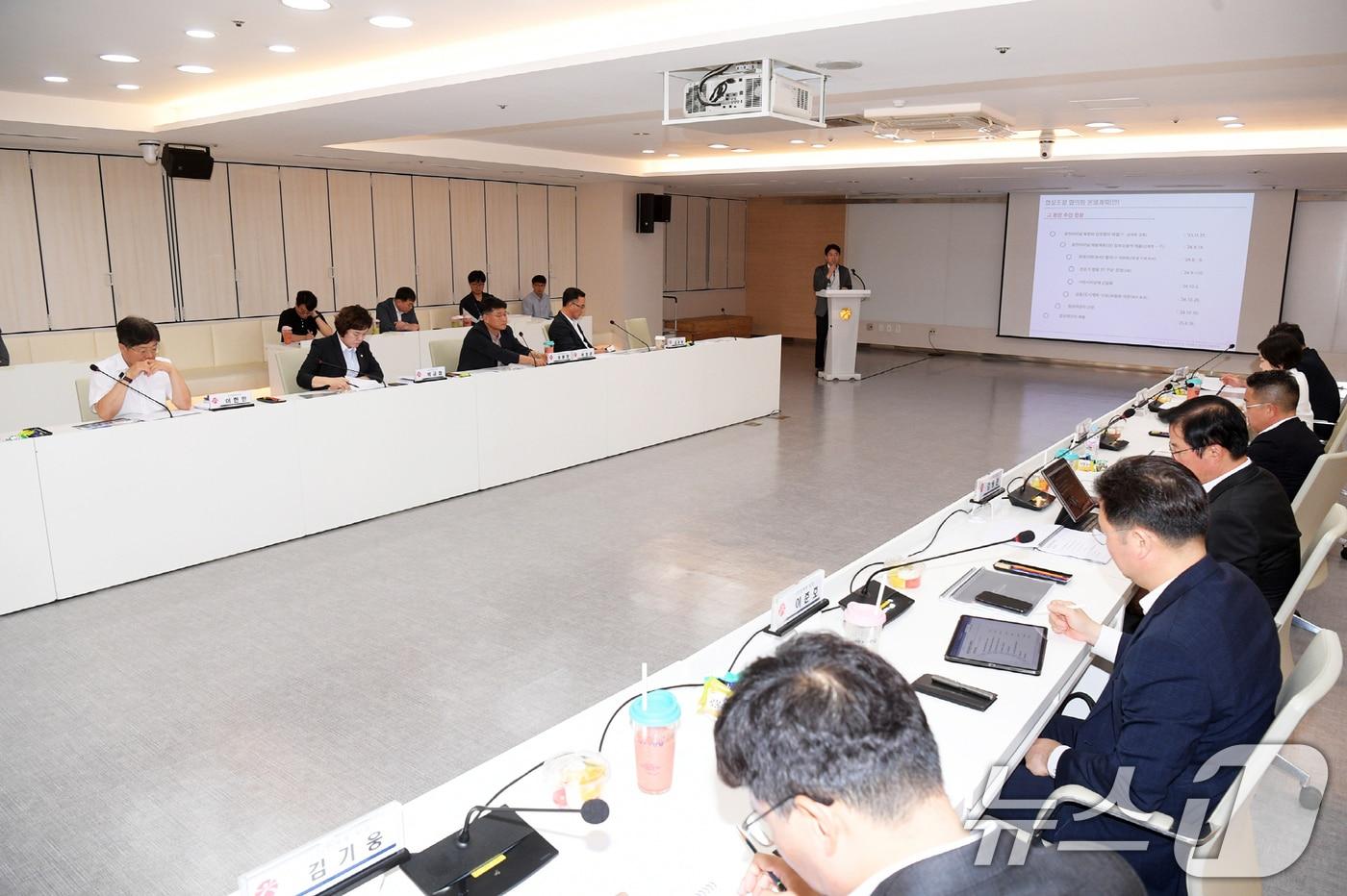 2일 오후 광주시청 중회의실에서 광천터미널 도시계획변경 사전협상 제1차 협상조정협의회가 열리고 있다.&#40;광주시 제공. 재판매 및 DB 금지&#41; 2025.7.2/뉴스1