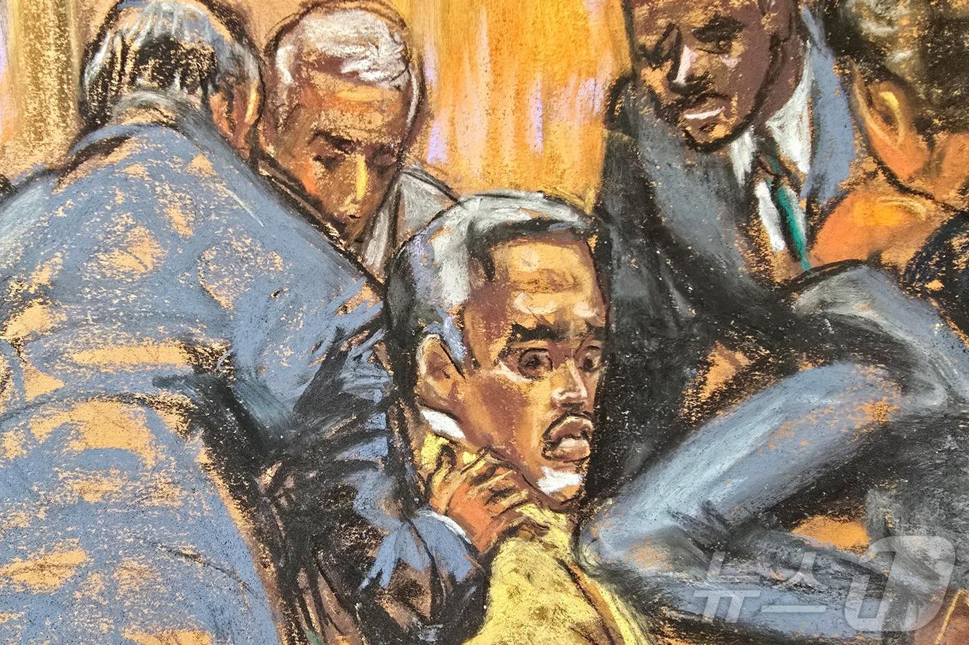 &#39;퍼프 대디&#39;라는 예명으로 잘 알려진 숀 &#39;디디&#39; 콤스&#40;55&#41;의 성범죄 혐의 재판이 진행 중인 미국 뉴욕 남부연방법원에서 콤스의 변호인단이 콤스를 위로하는 모습. 2025.07.01 ⓒ 로이터=뉴스1 ⓒ News1 윤다정 기자