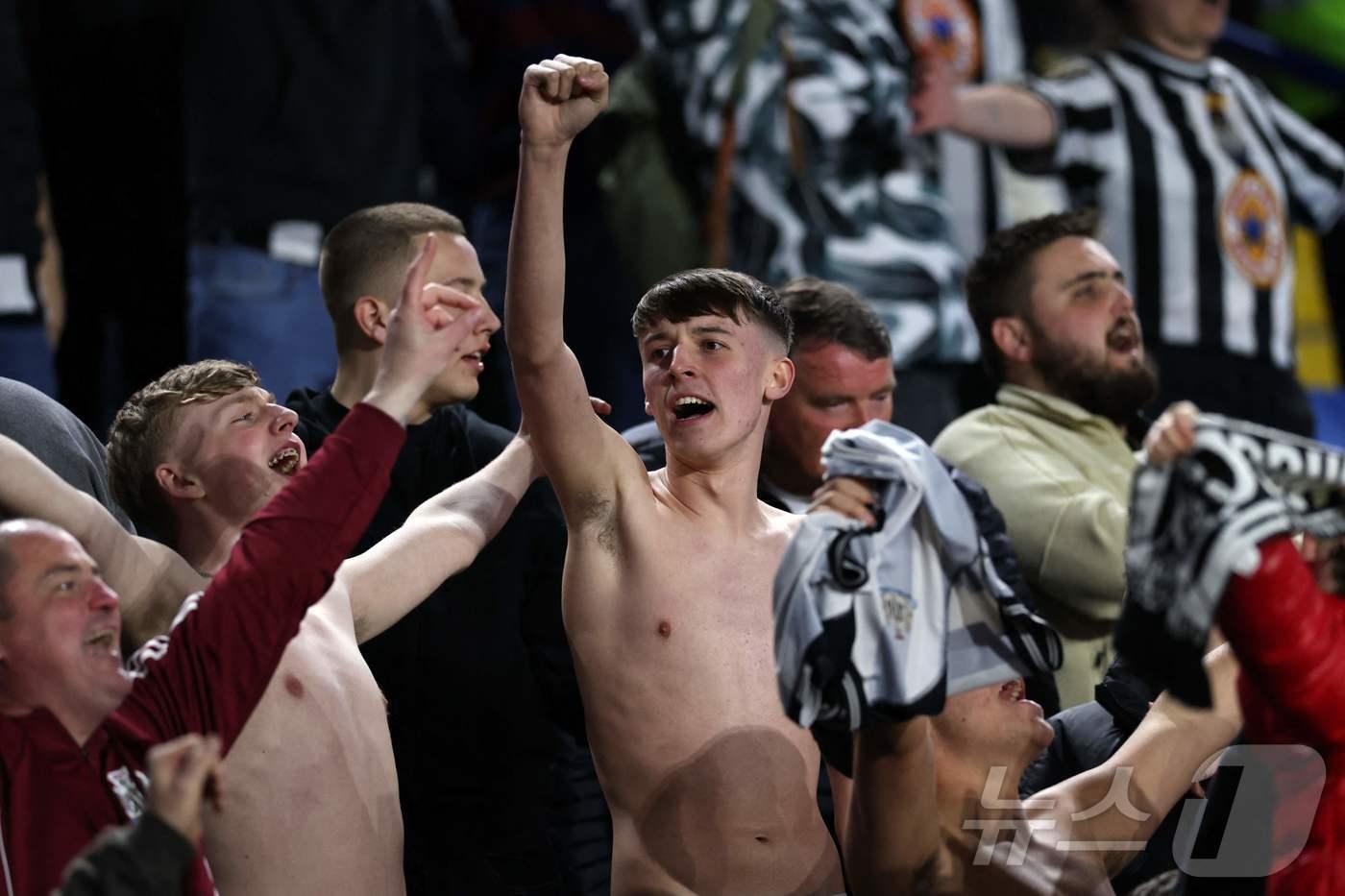 뉴캐슬 유나이티드 팬들의 모습 ⓒ AFP=뉴스1