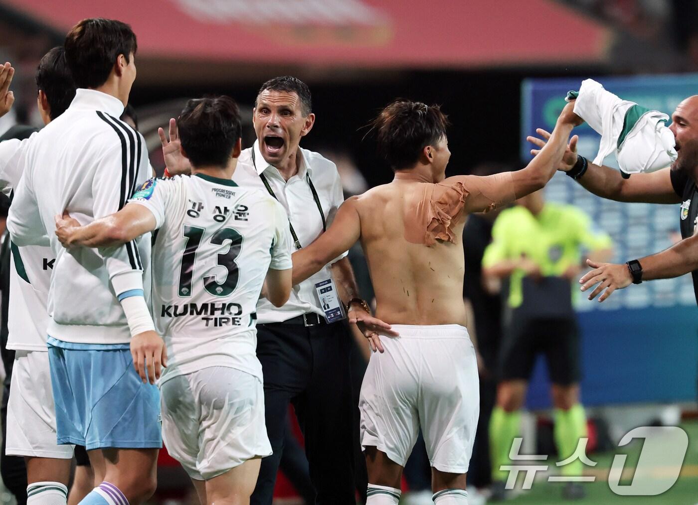 본문 이미지 - 18경기 연속 무패 행진 중인 전북 현대./뉴스1 ⓒ News1 오대일 기자