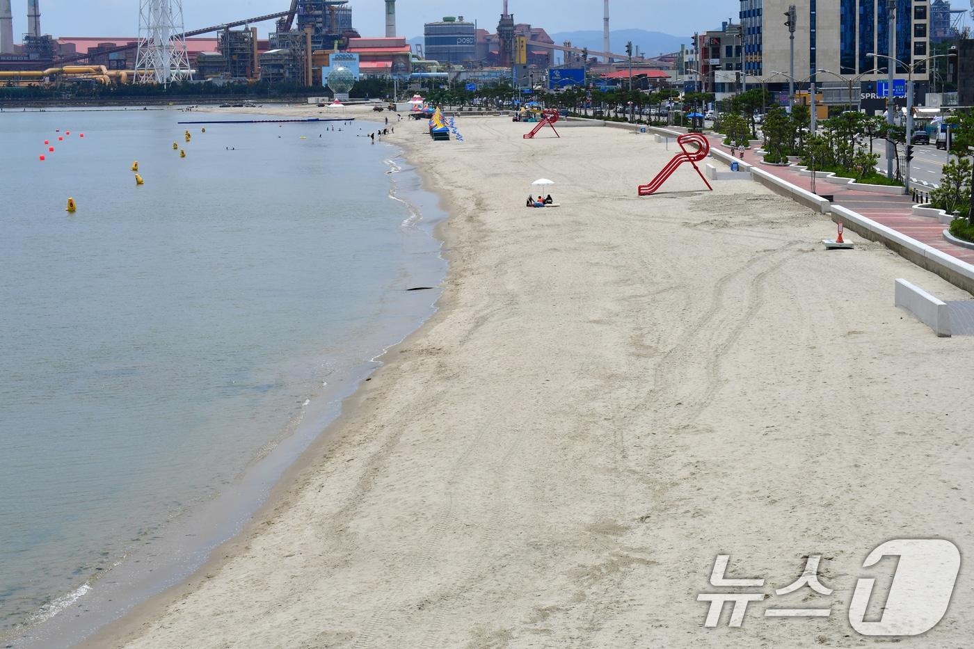 20일 경북 포항시 송도해수욕장 백사장이 텅비어 있다. 2025.7.20/뉴스1 ⓒ News1 최창호 기자