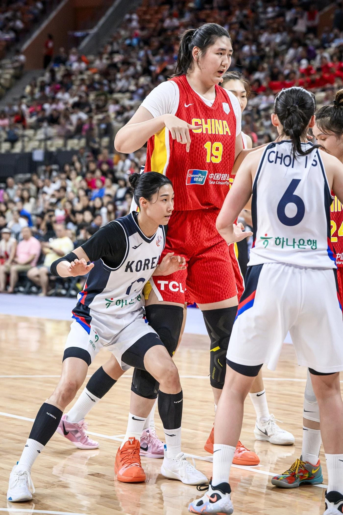 본문 이미지 - 여자 농구대표팀이 20일 2025 FIBA 여자 아시아컵 3위 결정전에서 중국에 66-101로 대패했다. &#40;FIBA 제공&#41;