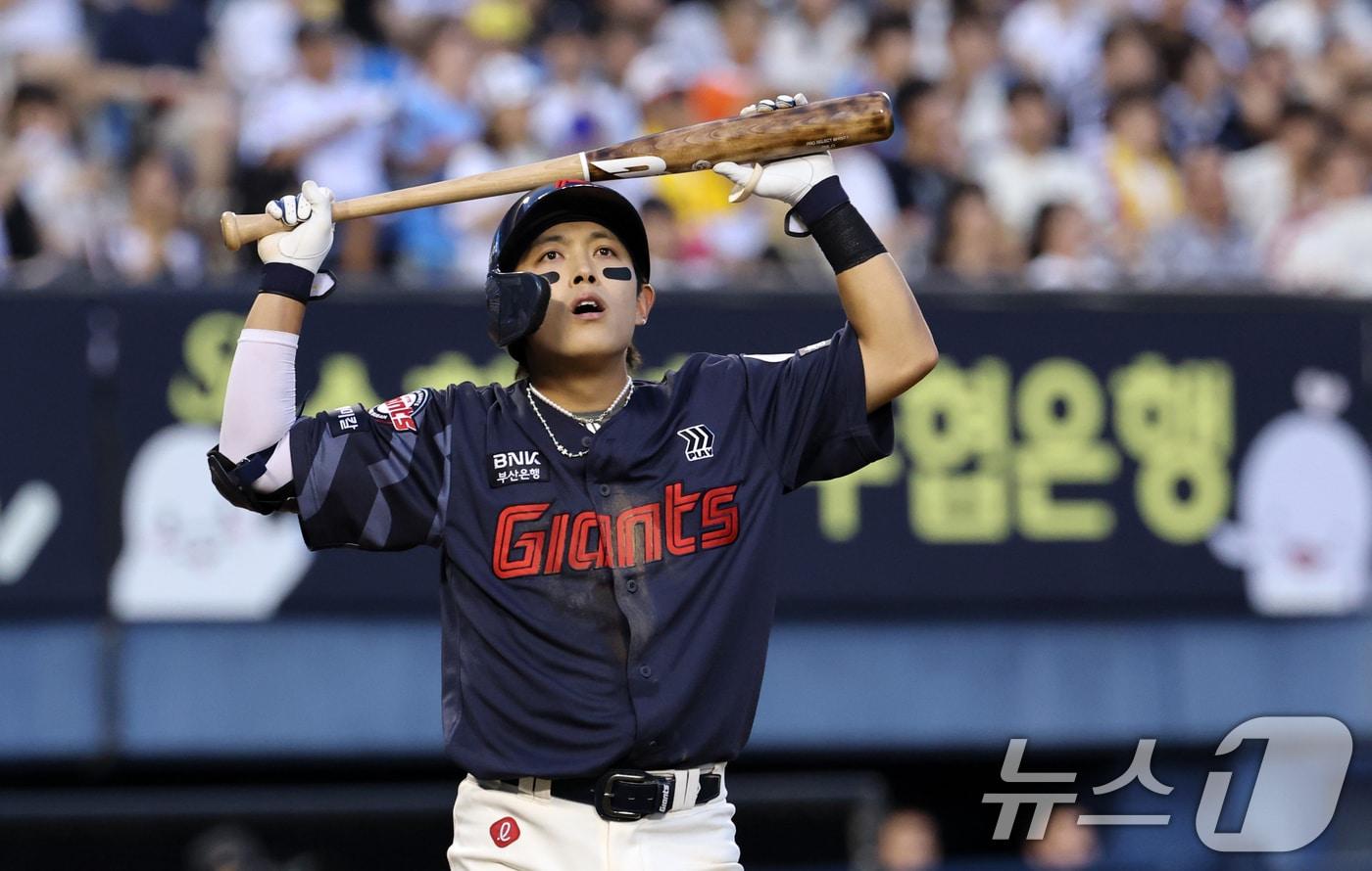 본문 이미지 - 롯데 자이언츠 외야수 황성빈. ⓒ 뉴스1 이승배 기자