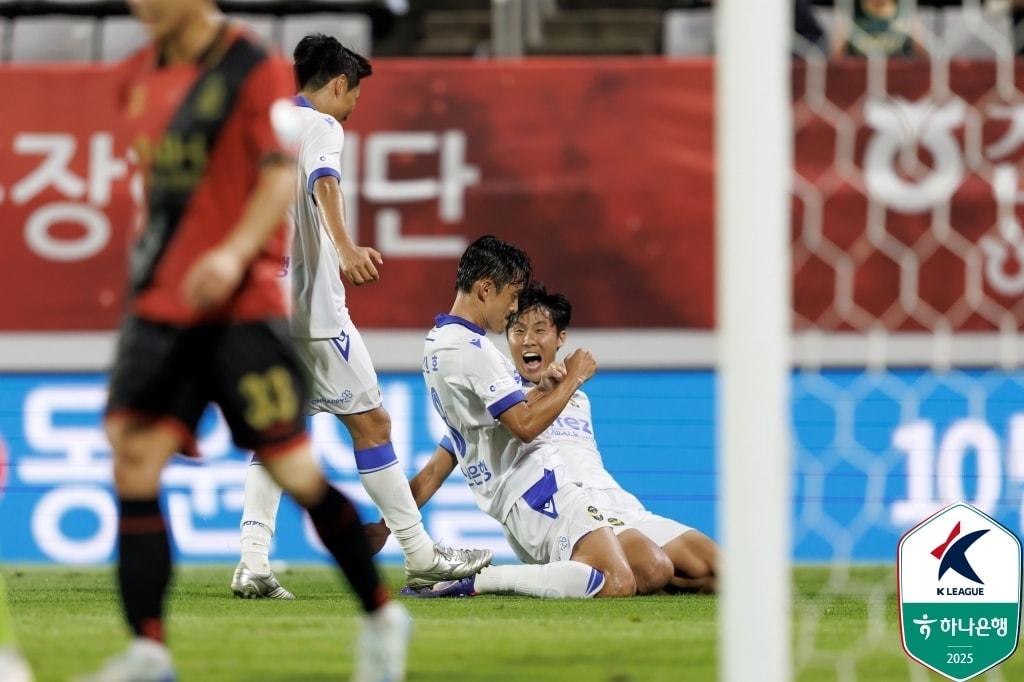 본문 이미지 - 인천 유나이티드가 20일 열린 하나은행 K리그2 2025 21라운드 경남FC와 원정 경기에서 2-0으로 이겼다. (한국프로축구연맹 제공)