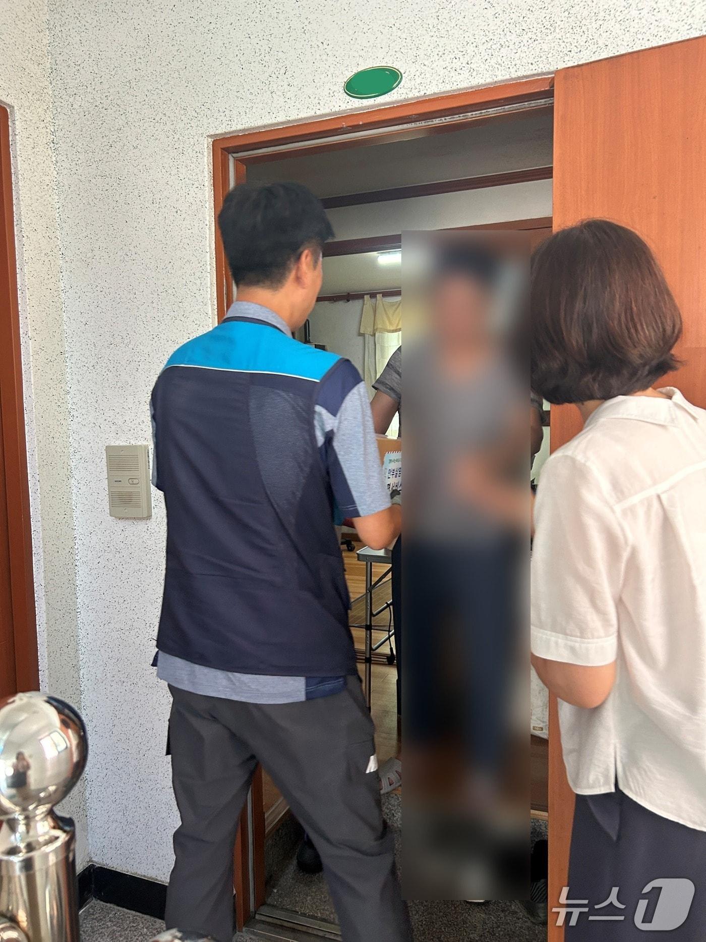 본문 이미지 - 강릉시 안부살핌 우편서비스.(강릉시 제공, 재판매 및 DB 금지) 2025.7.21/뉴스1