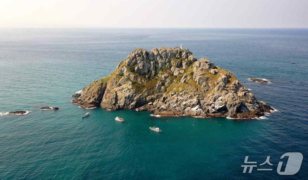 본문 이미지 - 해양보호구역으로 지정되는 제주시 추자면 관탈도(해양수산부 제공)