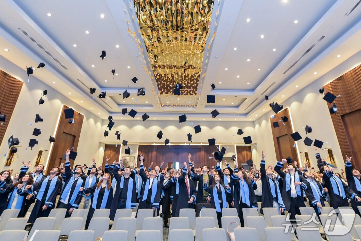 인하대학교는 아제르바이잔 바쿠공과대학교와 공동 운영 중인 복수학위과정을 통해 두 번째 졸업생을 배출했다.(인하대 제공. 재배포 및 DB금지)2025.7.21/뉴스1