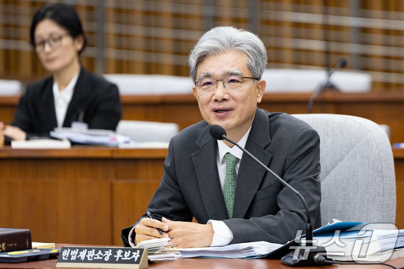 김상환 헌법재판소장 후보자가 21일 서울 여의도 국회 헌법재판소 재판관후보자를 겸하는 헌재소장 임명동의에 관한 인사청문특별위원회에서 열린 인사청문회에서 의원 질의에 답하고 있다. 2025.7.21/뉴스1 ⓒ News1 유승관 기자