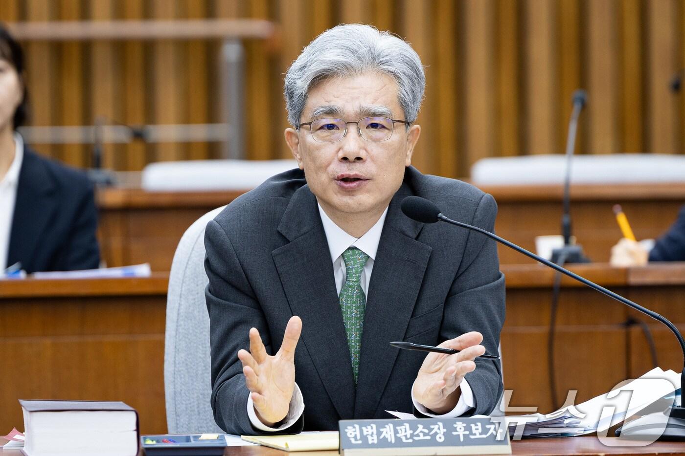 김상환 헌법재판소장 후보자가 21일 서울 여의도 국회 헌법재판소 재판관후보자를 겸하는 헌재소장 임명동의에 관한 인사청문특별위원회에서 열린 인사청문회에서 의원 질의에 답하고 있다. 2025.7.21/뉴스1 ⓒ News1 유승관 기자