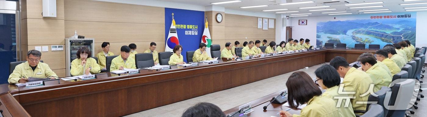 21일 전북 임실군이 폭우 피해 복구를 위한 회의를 갖고 있다.&#40;임실군제공. 재판매 및 DB금지&#41;2025.7.21/뉴스1