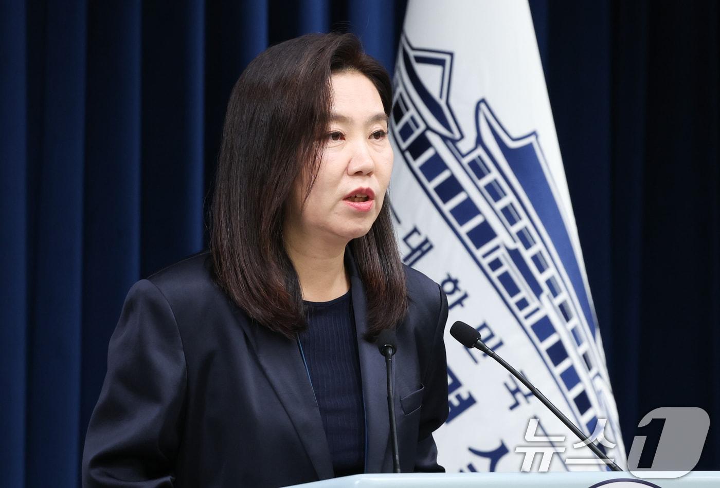 강유정 대통령실 대변인이 21일 서울 용산 대통령실 청사에서 호우 피해 복구 관련 브리핑을 하고 있다. 2025.7.21/뉴스1 ⓒ News1 허경 기자