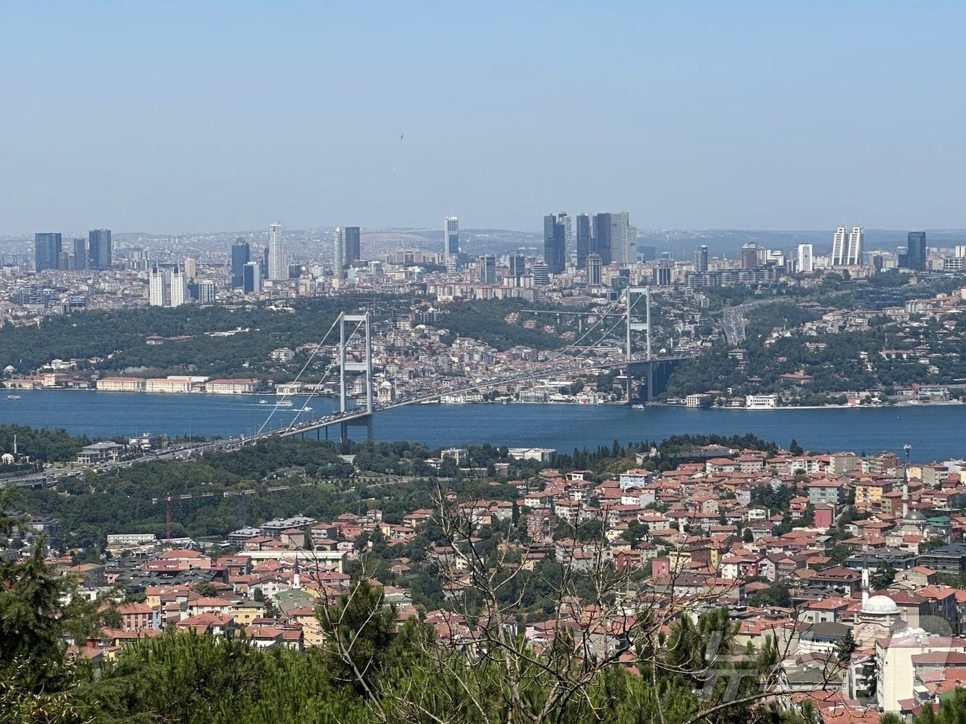 본문 이미지 - 튀르키예 이스탄불의 보스포루스 다리. 2025.7.17. ⓒ News1 이창규 기자