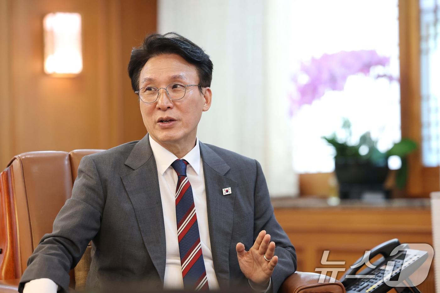 김민석 국무총리가 21일 서울 종로구 정부서울청사 집무실에서 뉴스1과 인터뷰를 갖고 있다. 2025.7.21/뉴스1 ⓒ News1 임세영 기자