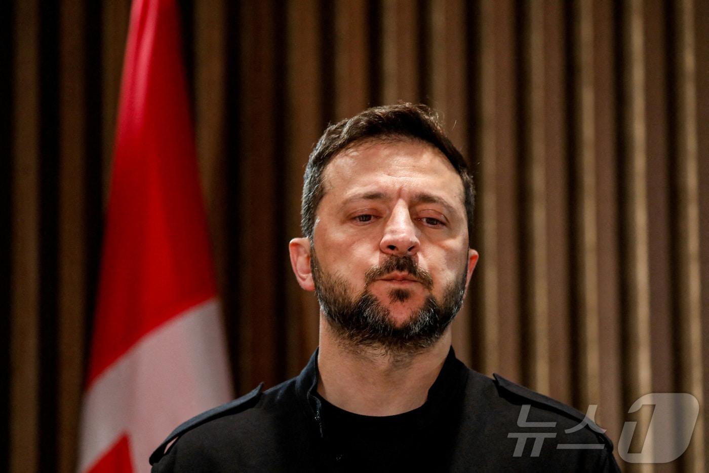 볼로디미르 젤렌스키 우크라이나 대통령이 6월 17일 캐나다 앨버타주 캐내내스키스에서 열린 주요 7개국(G7) 정상회의에 참석해 착잡한 표정을 짓고 있다. 2025.6.17 ⓒ 로이터=뉴스1 ⓒ News1 강민경 기자