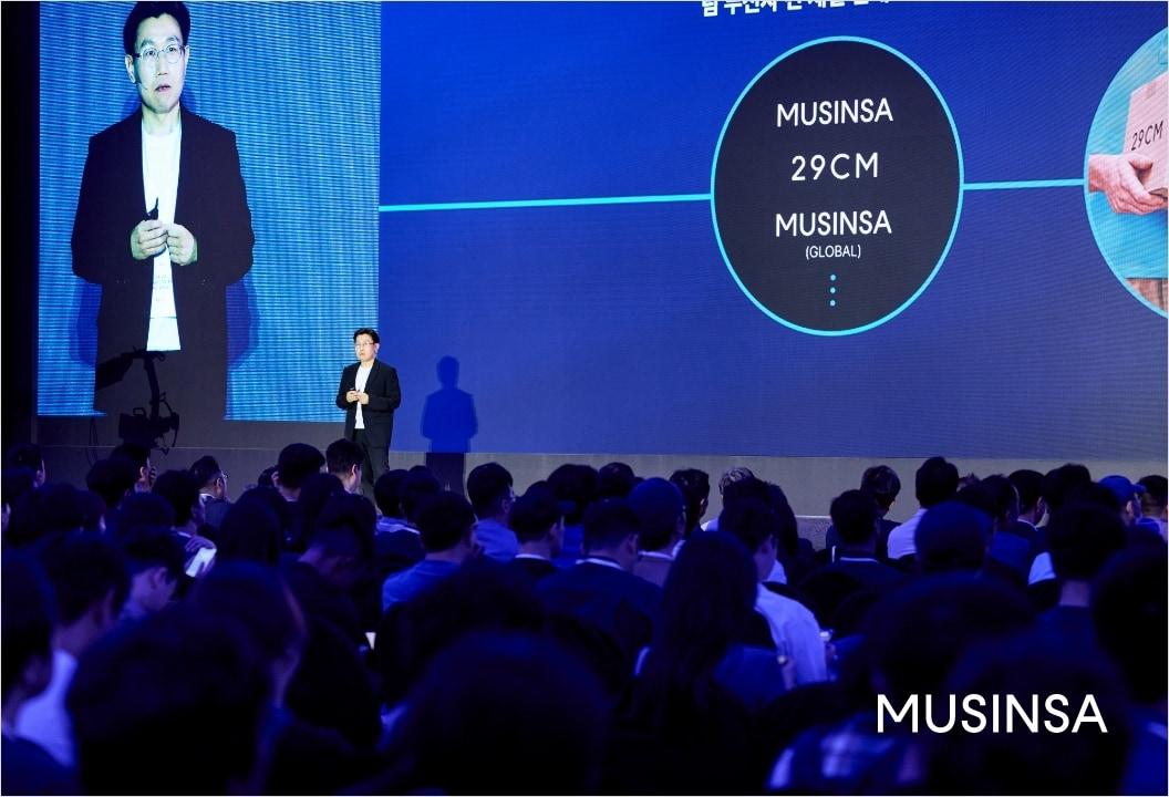 본문 이미지 - 무신사는 올 하반기 일본과 중국 등지로의 본격적인 오프라인 진출을 예고하고 있다.&#40;무신사제공&#41;