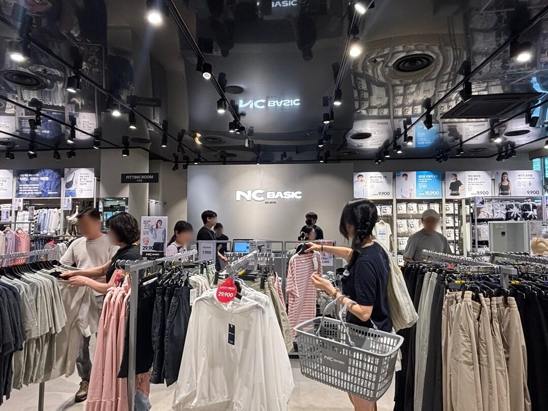 본문 이미지 - NC베이직은 6월 21일 NC고잔점이 정규 2호점 개소 한 달 만에 전년 동기 대비 556%의 매출 성장률을 기록했다.(NC베이직제공)