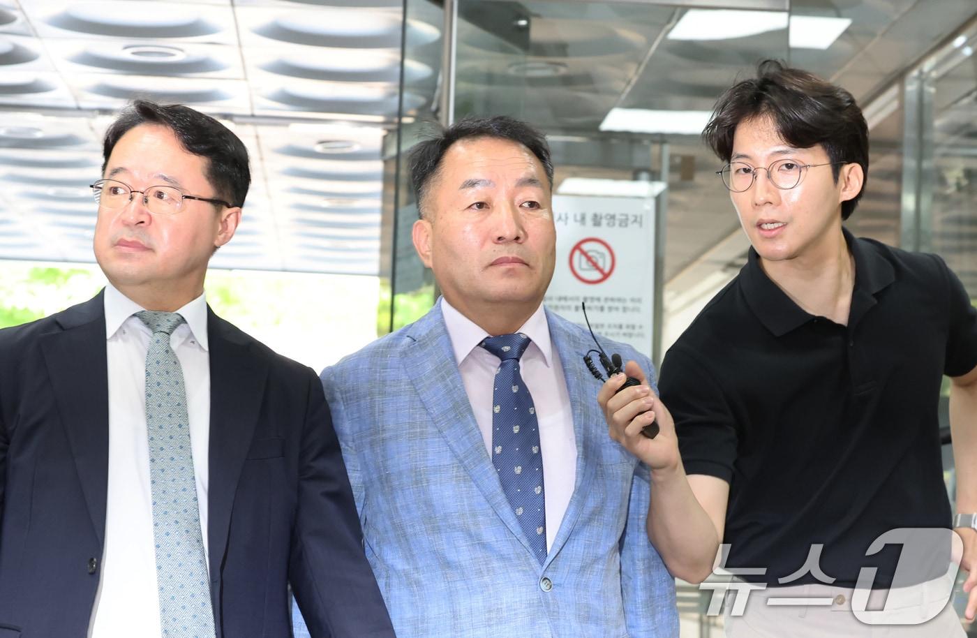 &#39;윤석열 전 대통령 격노설&#39;에 대한 위증 혐의를 받는 김계환 전 해병대사령관이 22일 오전 서울중앙지방법원에서 열린 영장실질심사&#40;구속 전 피의자 심문&#41;에 출석하고 있다. 2025.7.22/뉴스1 ⓒ News1 장수영 기자