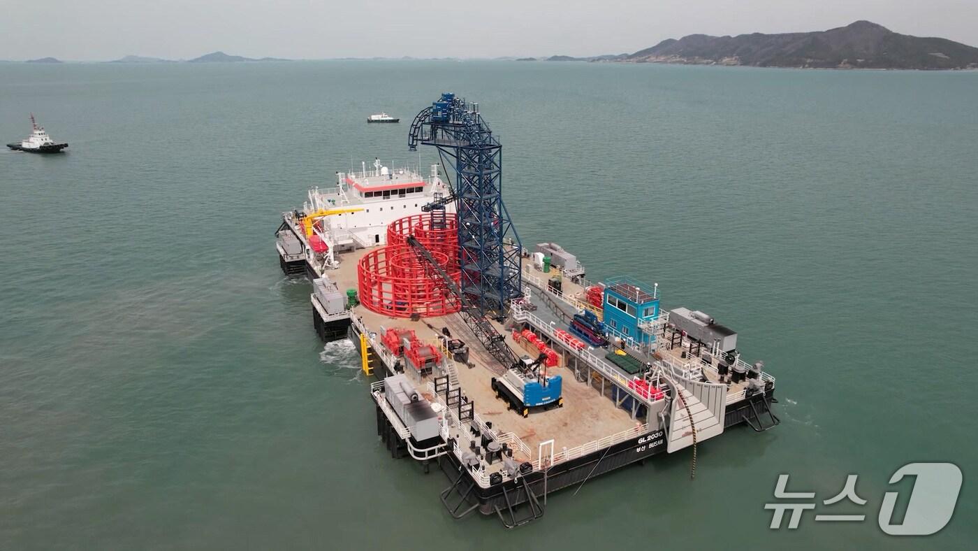 LS마린솔루션의 해저케이블 포설선 GL2030 모습 (사진제공 = LS마린솔루션) 