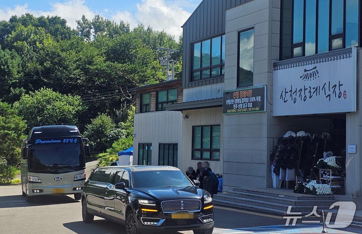 산청 산사태로 목숨을 잃은 고인의 발인이 22일 산청장례식장에서 진행됐다. 2025.7.22/뉴스1 한송학기자