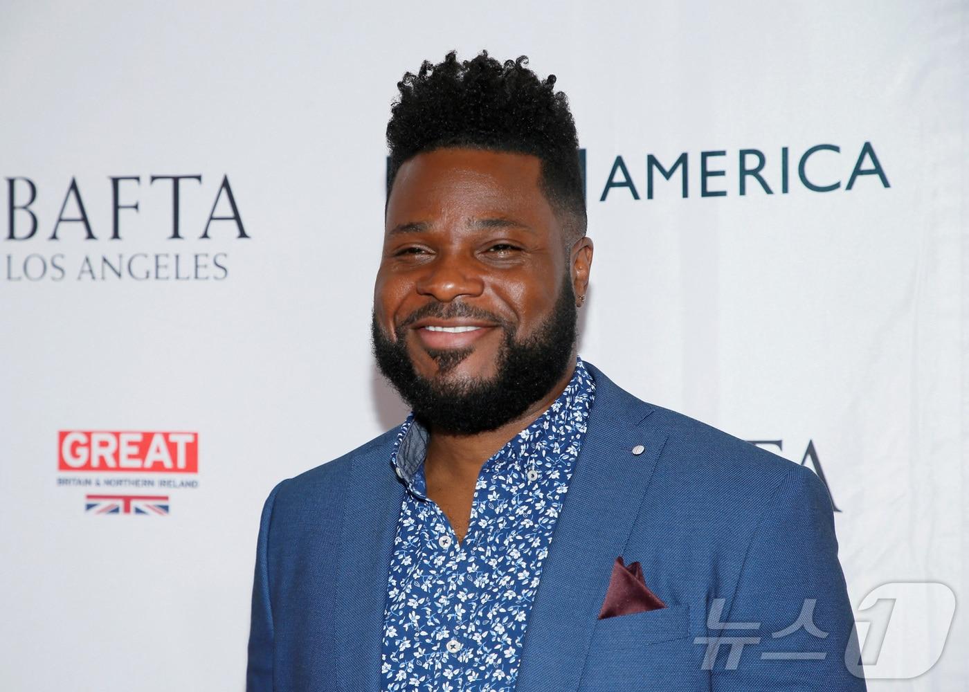 본문 이미지 - 2017년 9월 16일(현지시간) 미국 캘리포니아주 비벌리 힐스에서 열린 'BAFTA 로스앤젤레스 + BBC 아메리카 TV 티 파티'에 참석한 배우 말콤-자말 워너가 포즈를 취하고 있다. 2017.09.16. ⓒ 로이터=뉴스1 ⓒ News1 윤다정 기자
