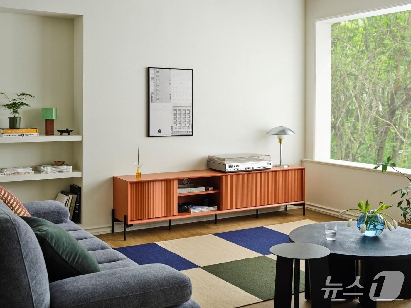 본문 이미지 - 한샘 플리츠 거실장 코타 오렌지 컬러 (한샘 제공. 재판매 및 DB금지)