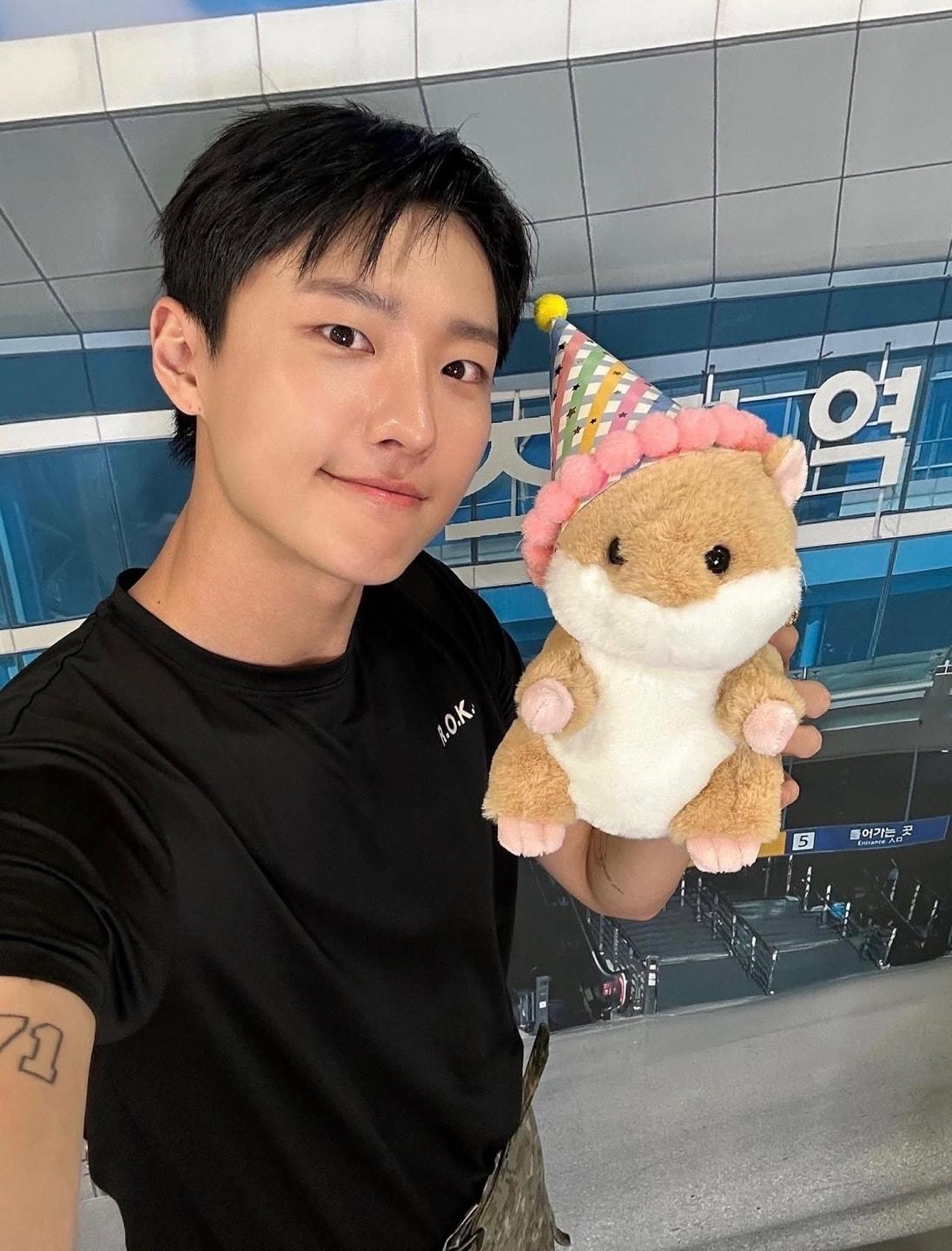 본문 이미지 - 가수 우즈(조승연) 인스타그램