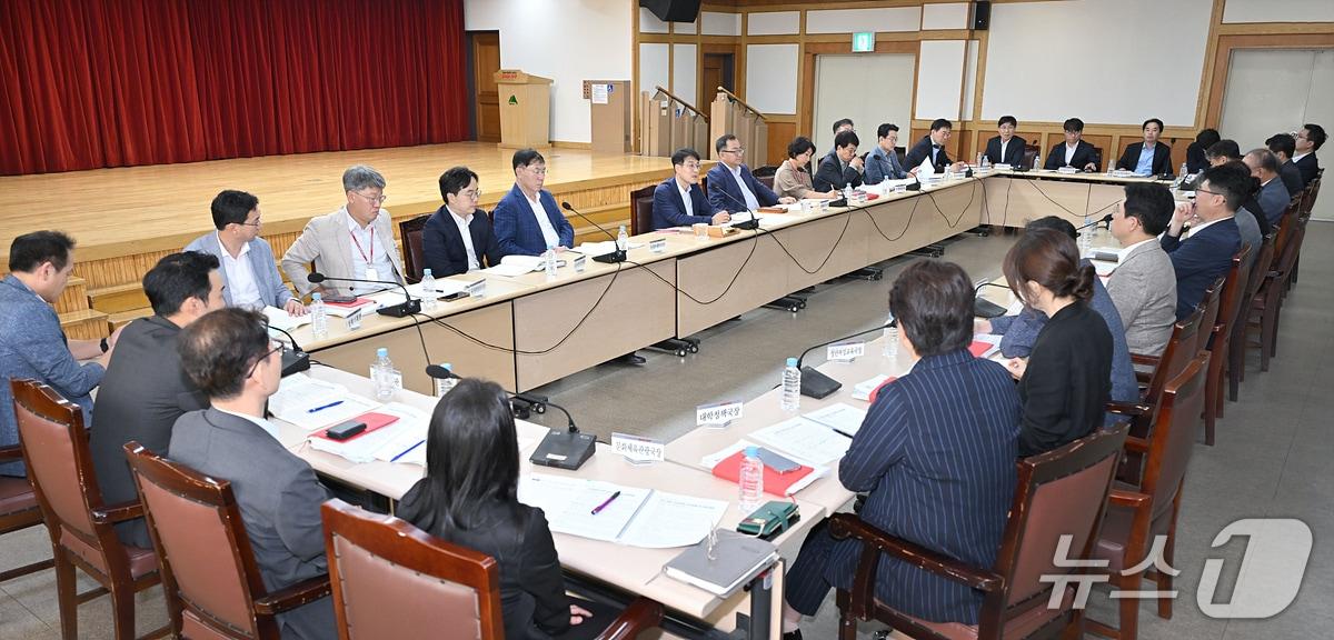 본문 이미지 - 김정기 대구시장 권한대행 행정부시장이 21일 대구시 동인청사에서 간부회의를 주재하고 있다. &#40;대구시 제공. 재판매 및 DB 금지&#41; 2025.7.21/뉴스1