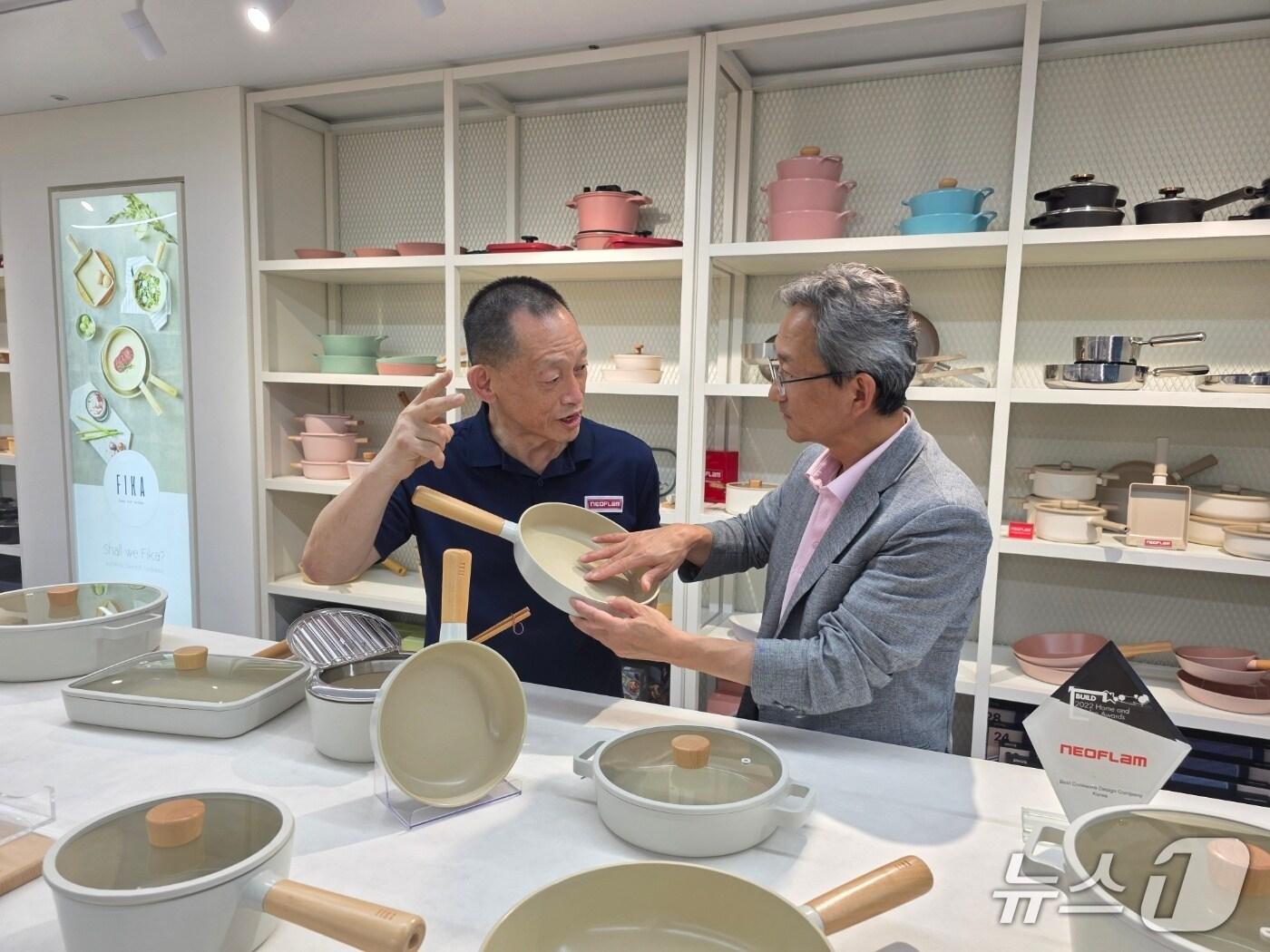 본문 이미지 - 강원조달청, 원주 네오플램 찾아 애로사항 청취 및 규제개선 소통.(강원조달청 제공, 재판매 및 DB금지)