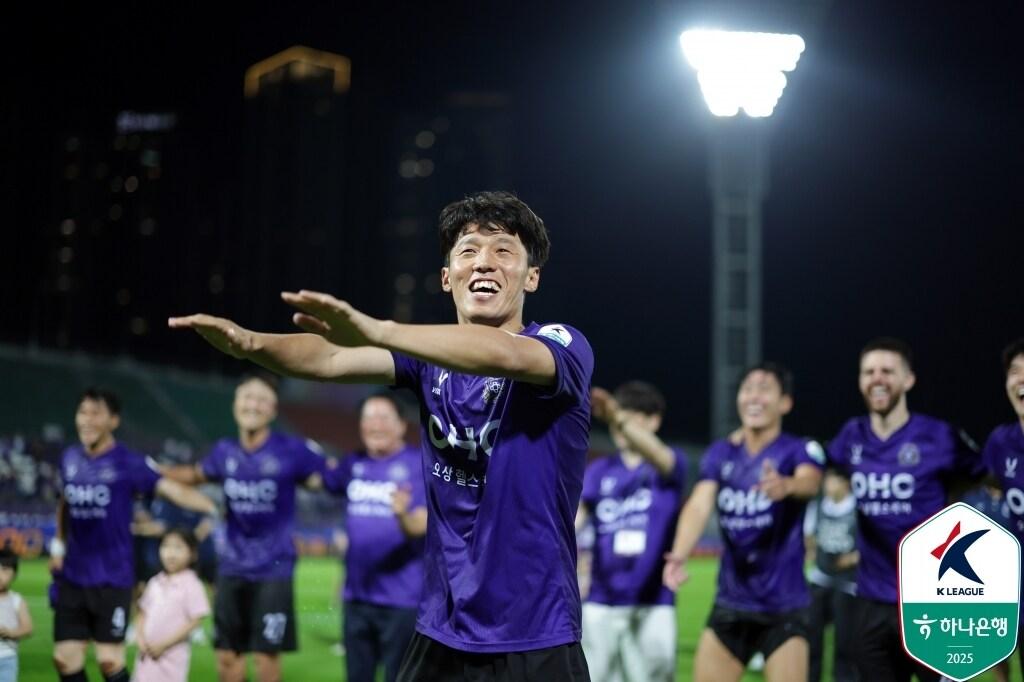 본문 이미지 - 안양이 대구를 4-0으로 제압했다.(한국프로축구연맹 제공) 