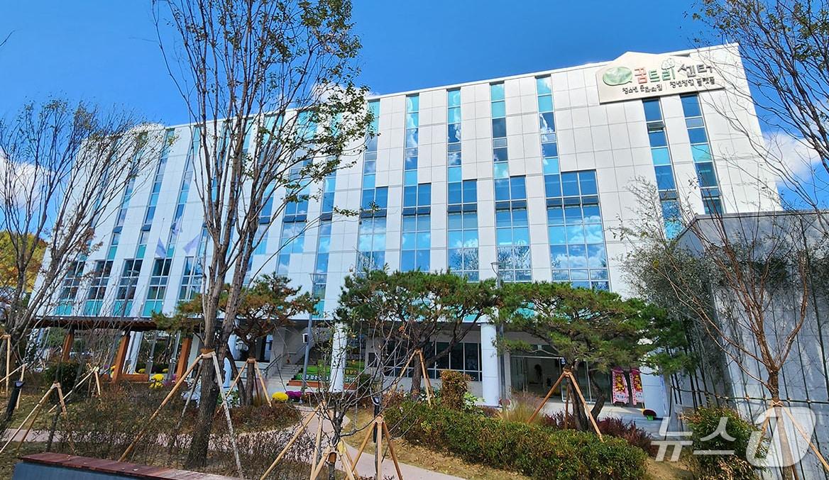 본문 이미지 - 경북 포항시 청춘센터. (홈페이지 갈무리, 제판매 및 DB금지) 2025.7.23/뉴스1 