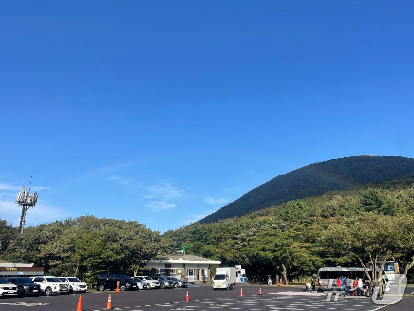 본문 이미지 - 한라산 어리목 주차장(자료사진)/뉴스1