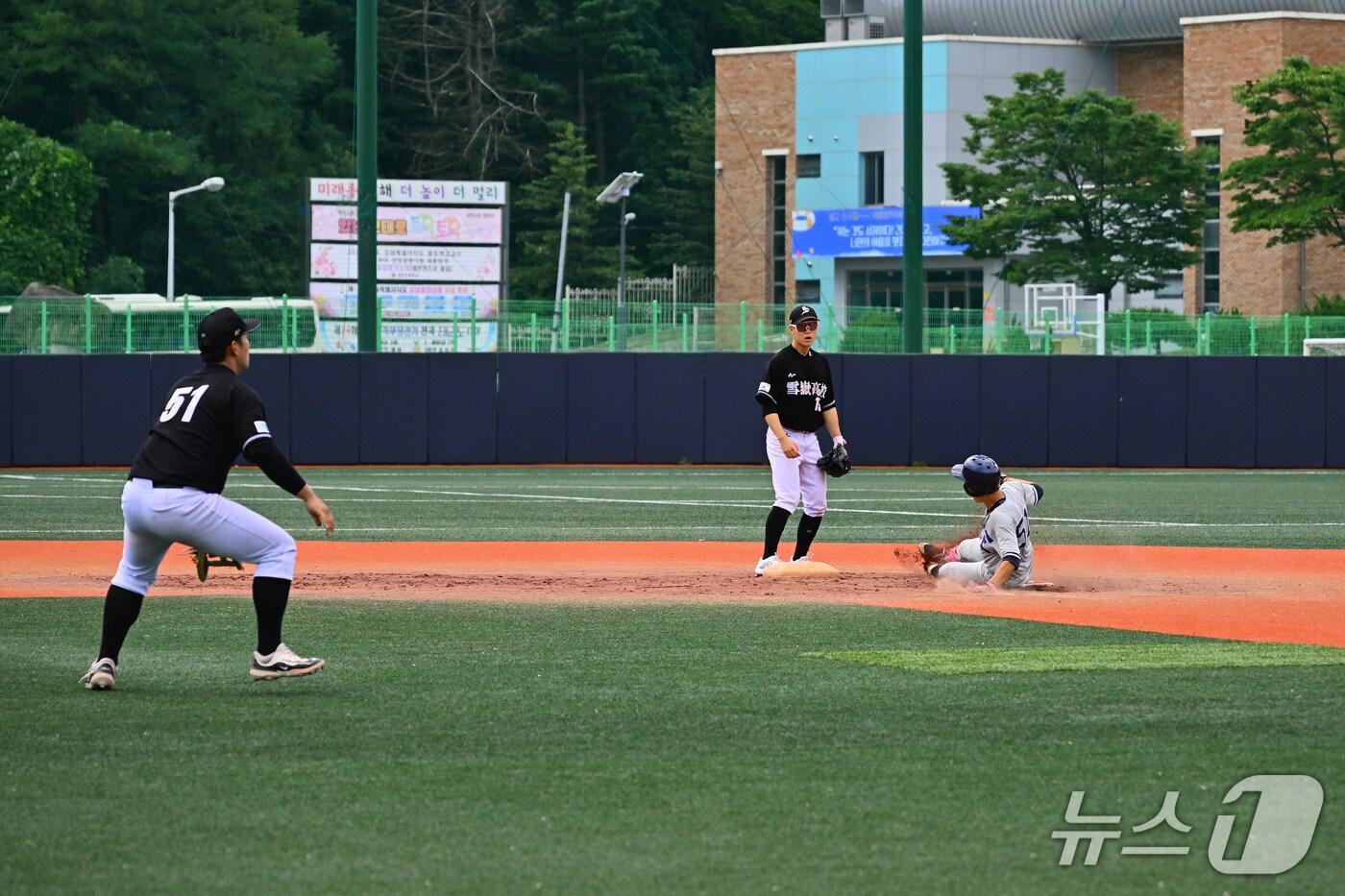 전국 우수 고등 대학 하계리그 참여 중인 설악고등학교 경기 모습.&#40;속초시 제공, 재판매 및 DB 금지&#41; 2025.7.23/뉴스1