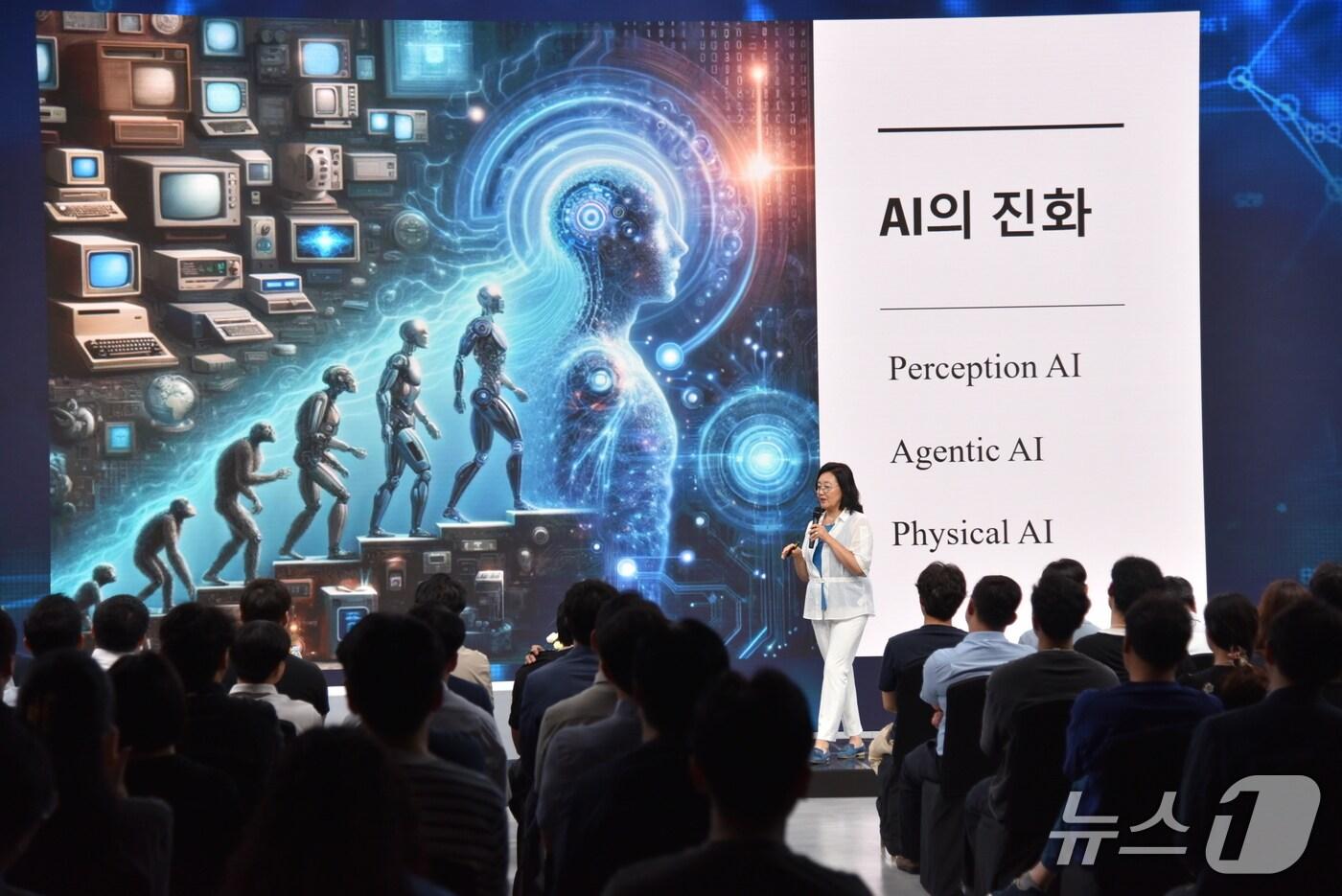 홈앤쇼핑 명사초청포럼에 나선 박영선 전 장관 (홈앤쇼핑 제공)