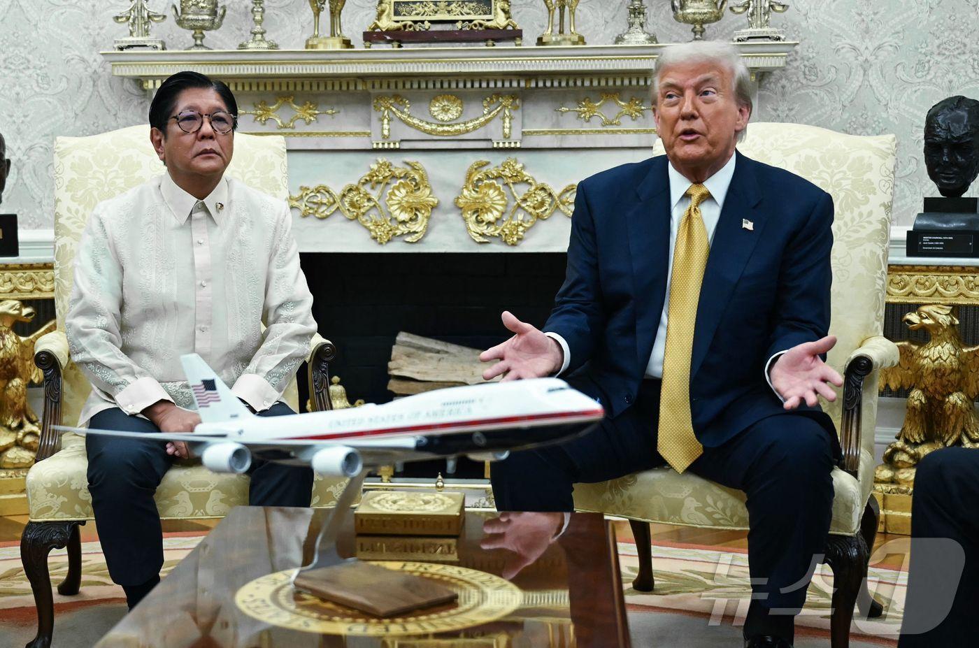 22일&#40;현지시간&#41; 도널드 트럼프 미국 대통령이 백악관에서 페르디난드 마르코스 주니어 필리핀 대통령과 만나고 있다. 2025.07.22 ⓒ AFP=뉴스1 ⓒ News1 김지완 기자