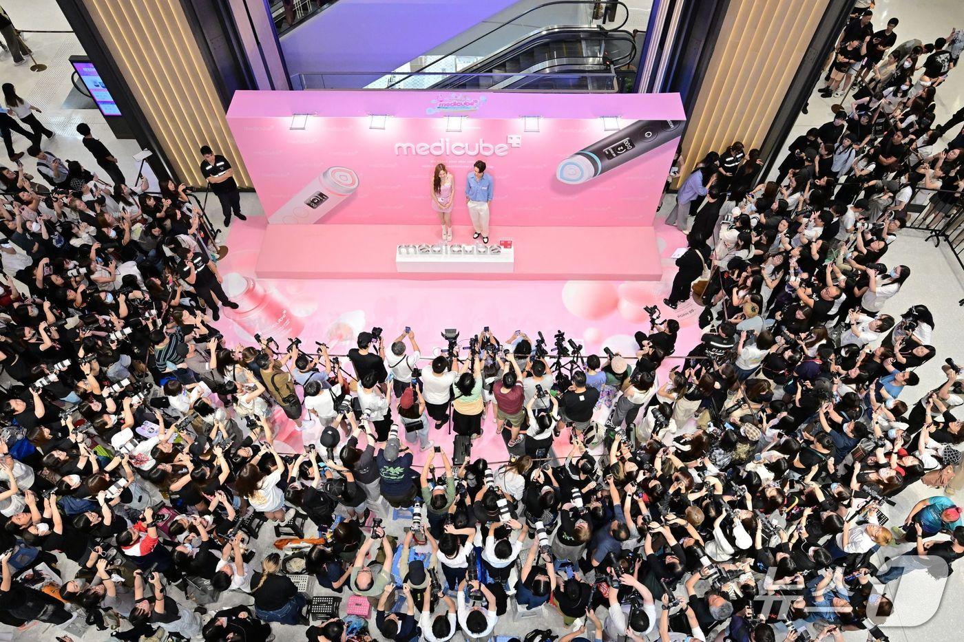 메디큐브 홍콩 팝업 스토어 현장 사진 &#40;에이피알 제공&#41;
