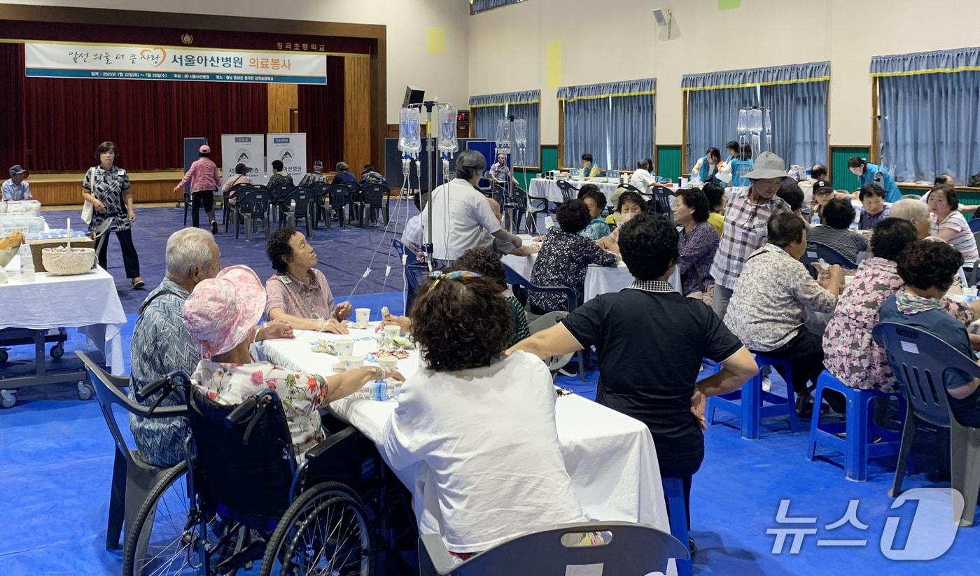 서울아산병원 장곡면 무료 의료봉사 (홍성군 제공. 재판매 및 DB금지)2025.7.24/뉴스1