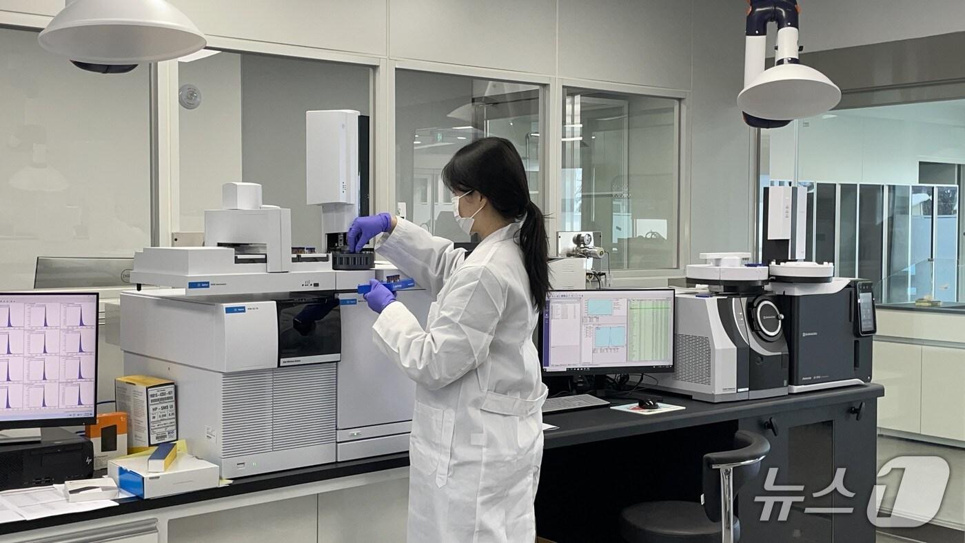 부안군 농업기술센터가 농산물 잔류농약 국제분석능력평가에서 우수성을 인정받았다.&#40;부안군 제공. 재판매 및 DB금지&#41;