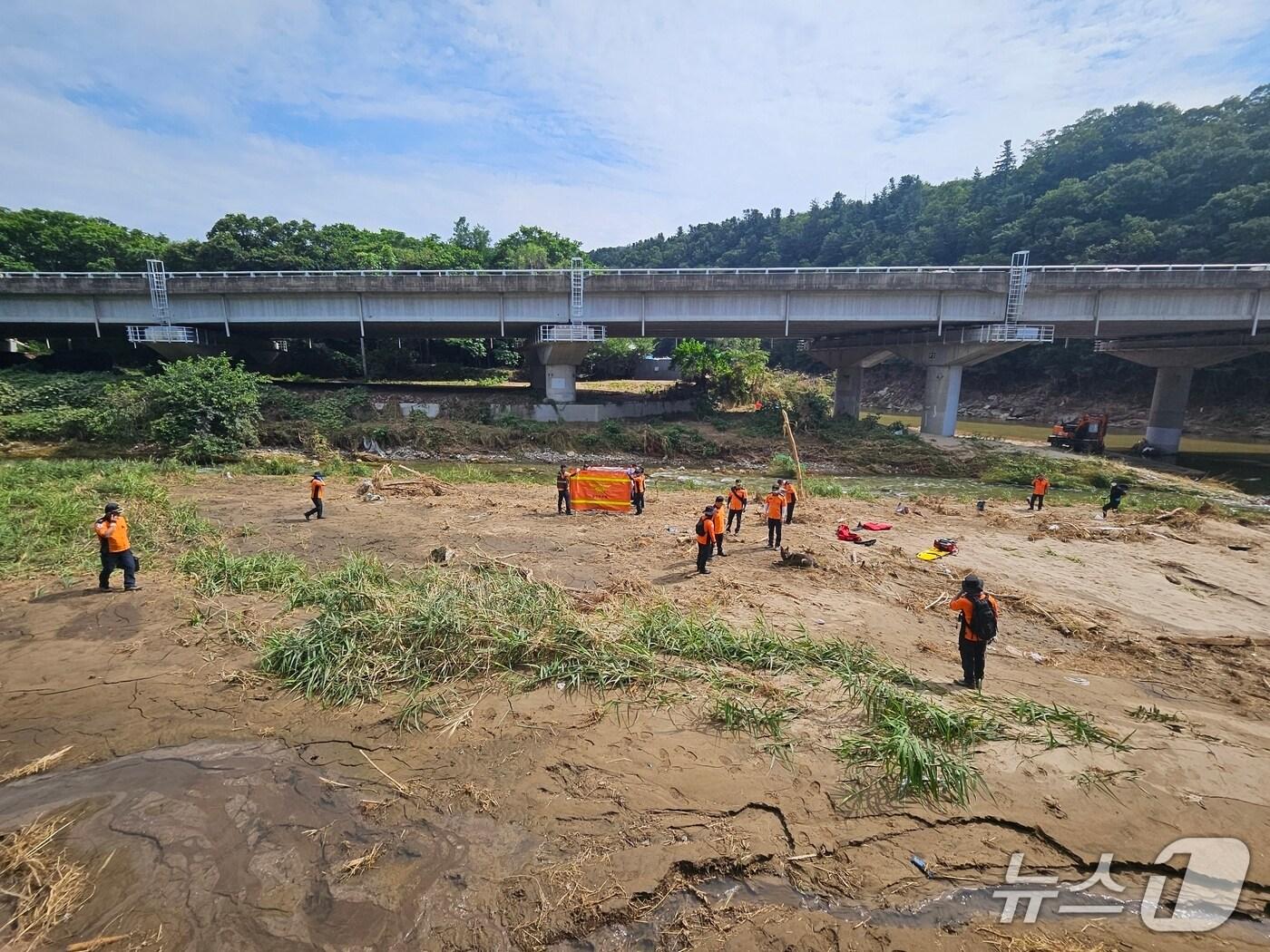 본문 이미지 - 실종자 발견 현장&#40;독자 제공&#41;/뉴스1 
