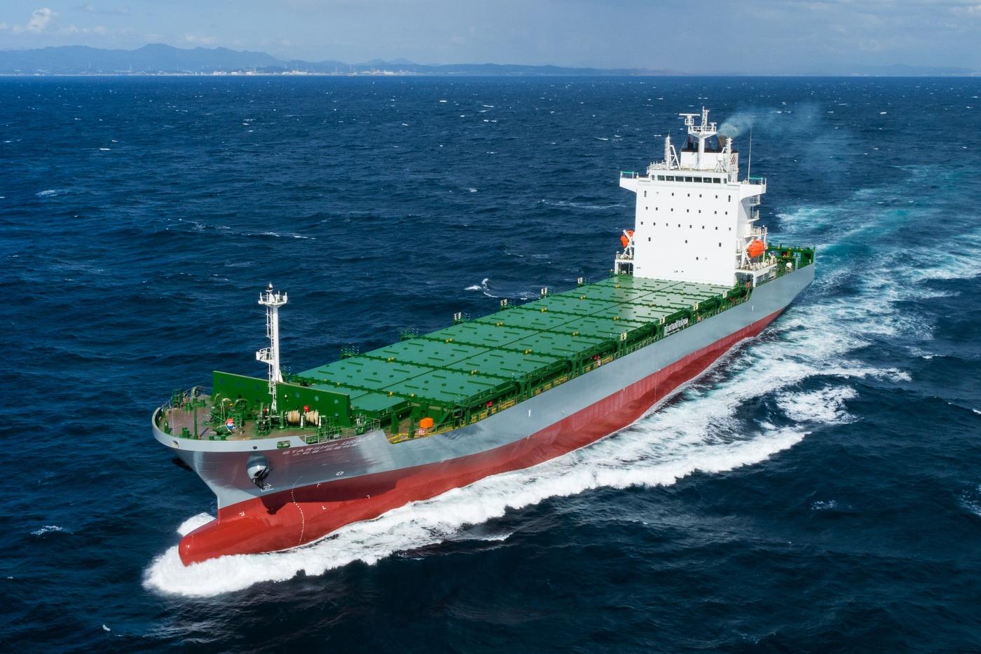 HD현대미포가 2022년 인도한 1600TEU급 컨테이너선. &#40;HD현대 제공&#41;