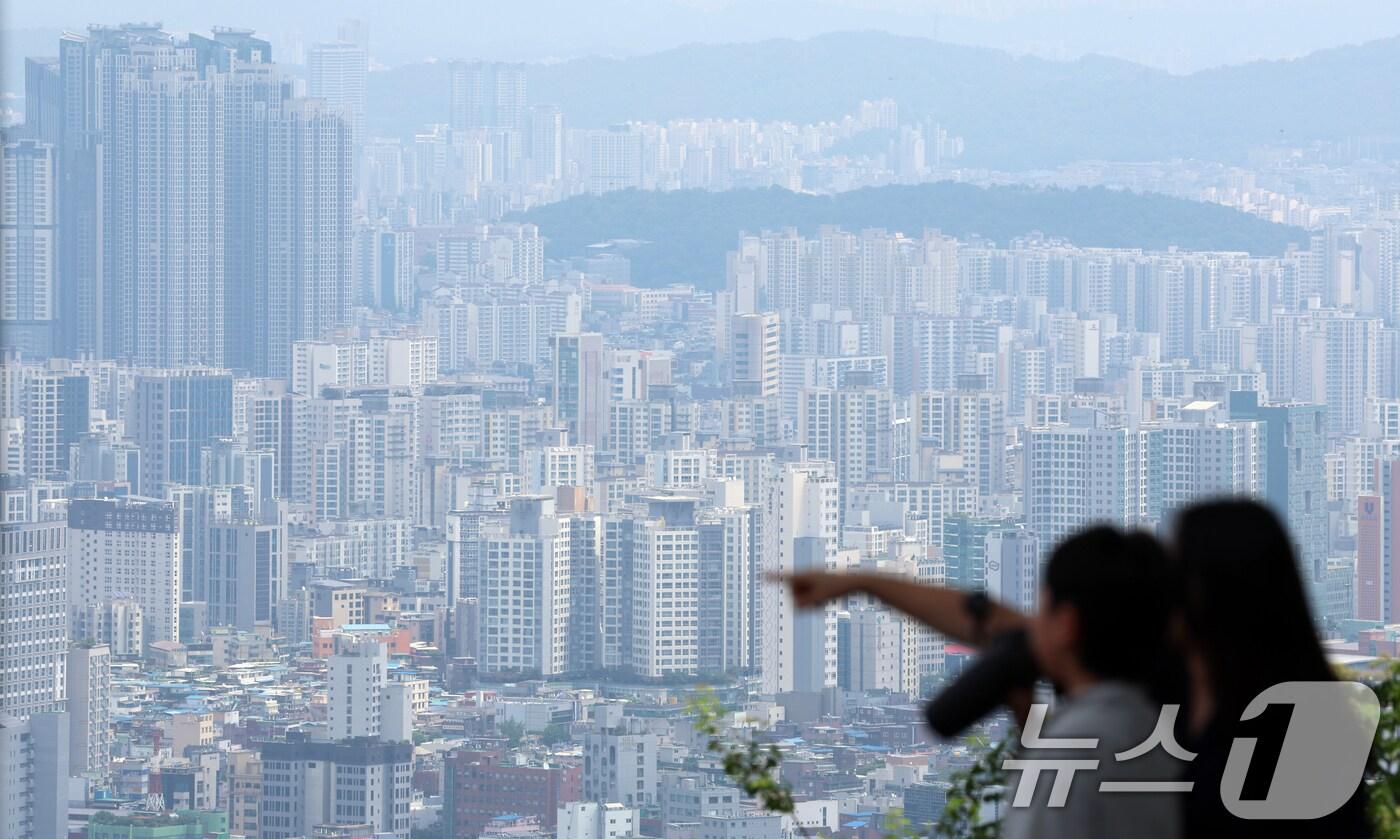 서울 남산에서 바라본 서울 시내 아파트 모습. 2025.7.24/뉴스1 ⓒ News1 김명섭 기자