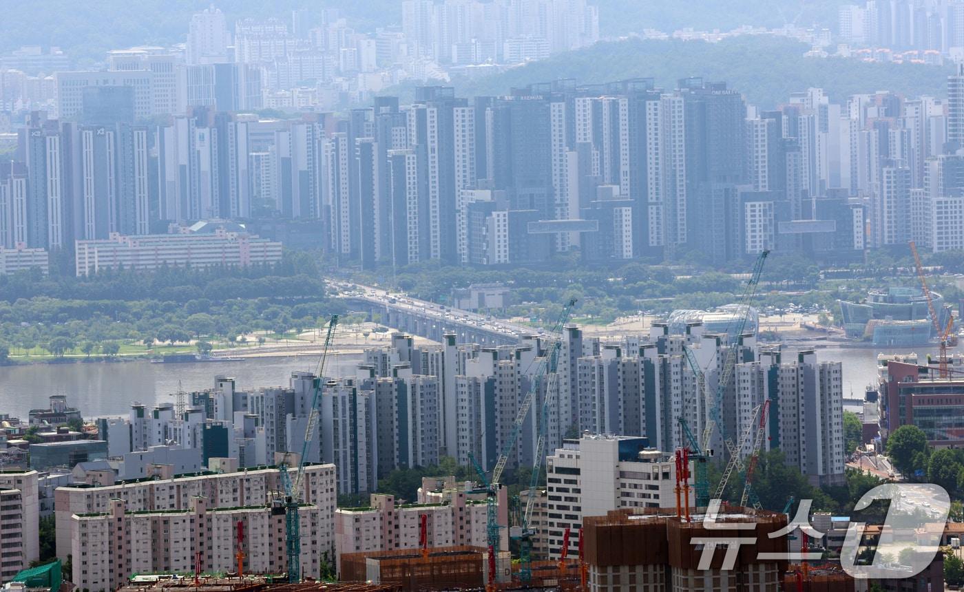 서울 남산에서 바라본 서울 시내 아파트 모습. 2025.7.24/뉴스1 ⓒ News1 김명섭 기자