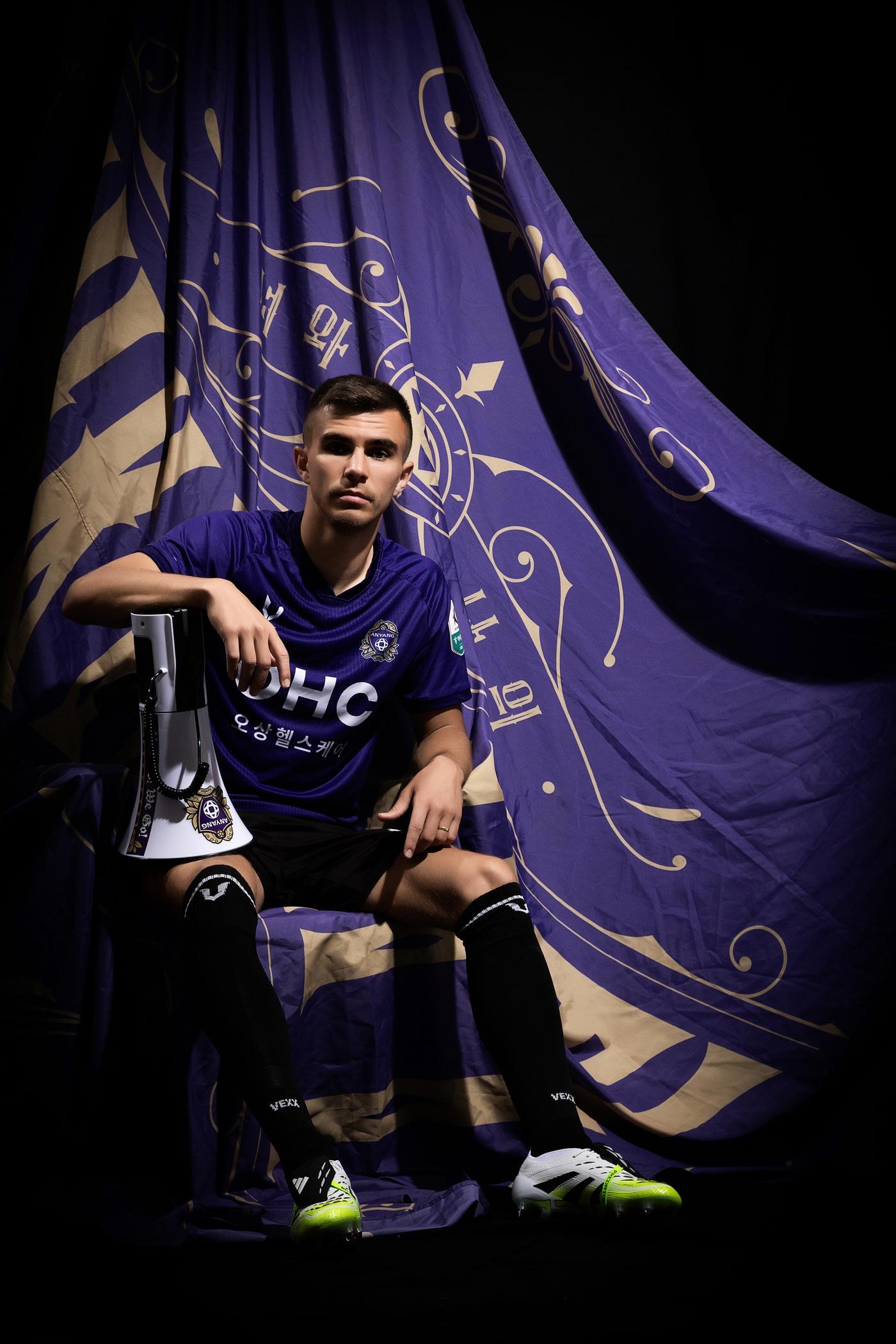 본문 이미지 - FC안양에 입단한 이반 유키치. (FC안양 제공)