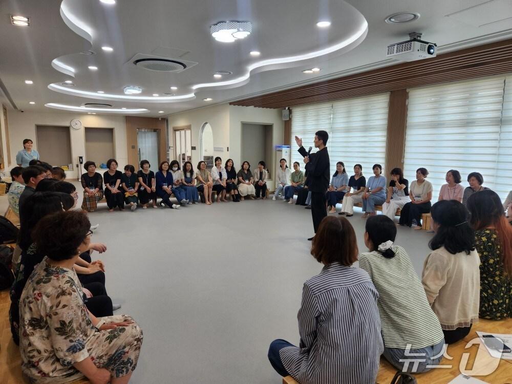 본문 이미지 - 강원도교육청유아교육청, ‘2025 긍정적 관계 형성을 위한 직무연수’ 운영.&#40;도교육청 제공, 재판매 및 DB금지&#41;