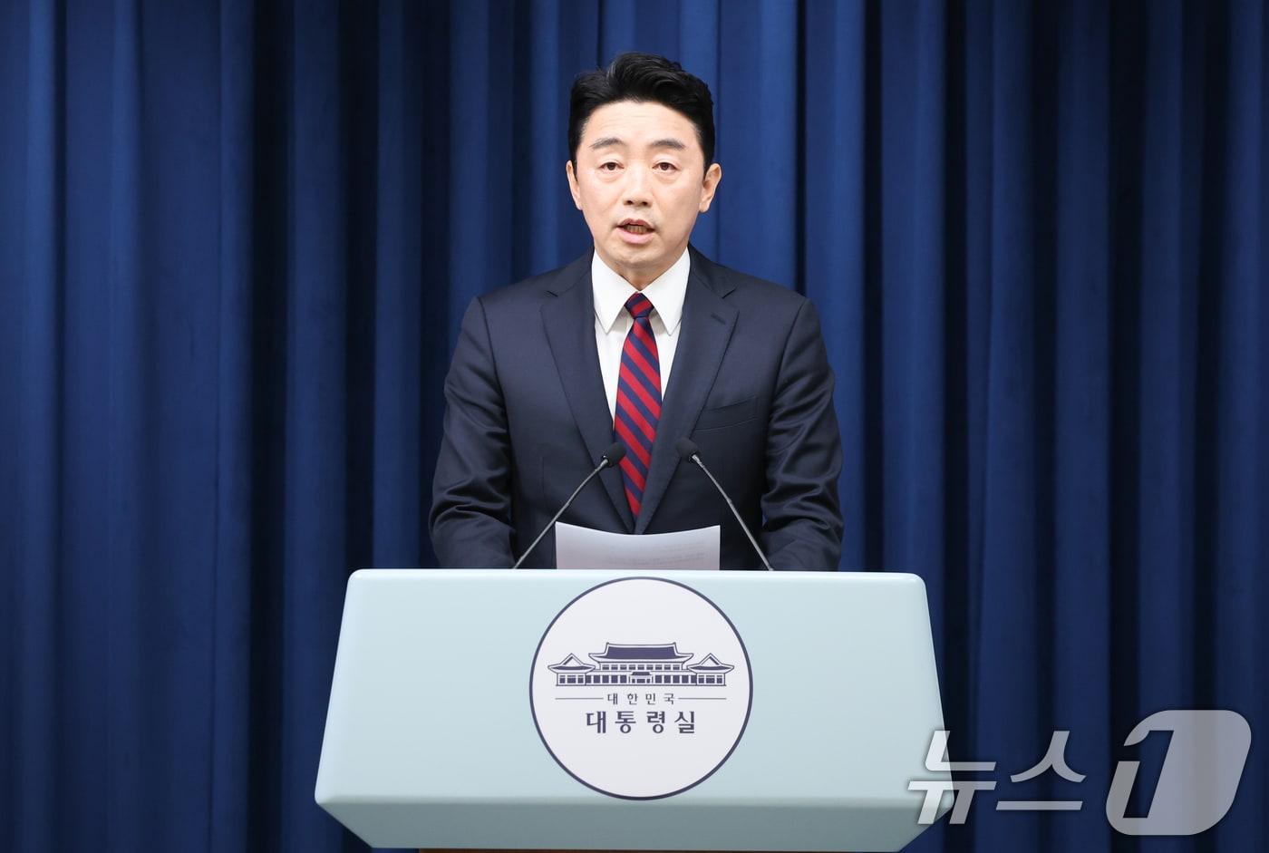 강훈식 대통령 비서실장이 24일 서울 용산 대통령실 청사에서 대통령 주재 수석보좌관 회의 관련 브리핑을 하고 있다. 2025.7.24/뉴스1 ⓒ News1 허경 기자