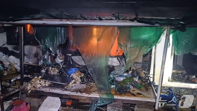 본문 이미지 - 아산 배방읍 단독주택 화재.(아산소방서 제공. 재판매 및 DB금지)