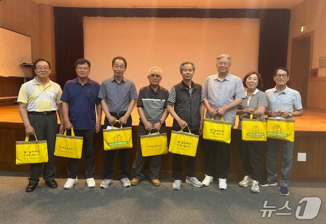 본문 이미지 - 집에서 책 받아볼 수 있는 시니어 딜리버리 서비스 인기 (계룡시 제공.재판매 및 DB금지)/뉴스1