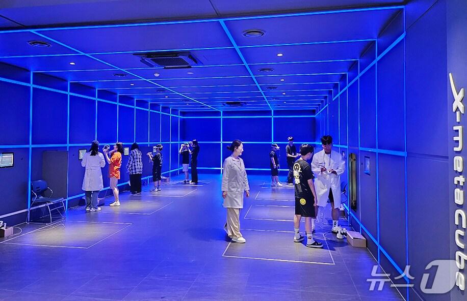 본문 이미지 - ‘2025 제18회 주니어닥터 프로그램’ 체험 모습 (대전과기대 제공.재판매 및 DB금지)/뉴스1