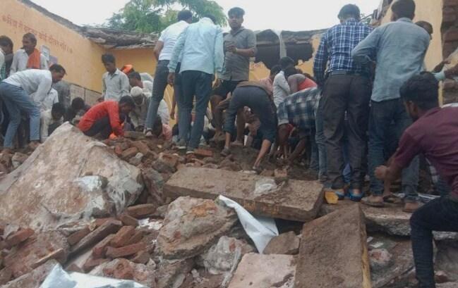 본문 이미지 - 인도 라자스탄주 공립학교 붕괴 현장(NDTV 갈무리)