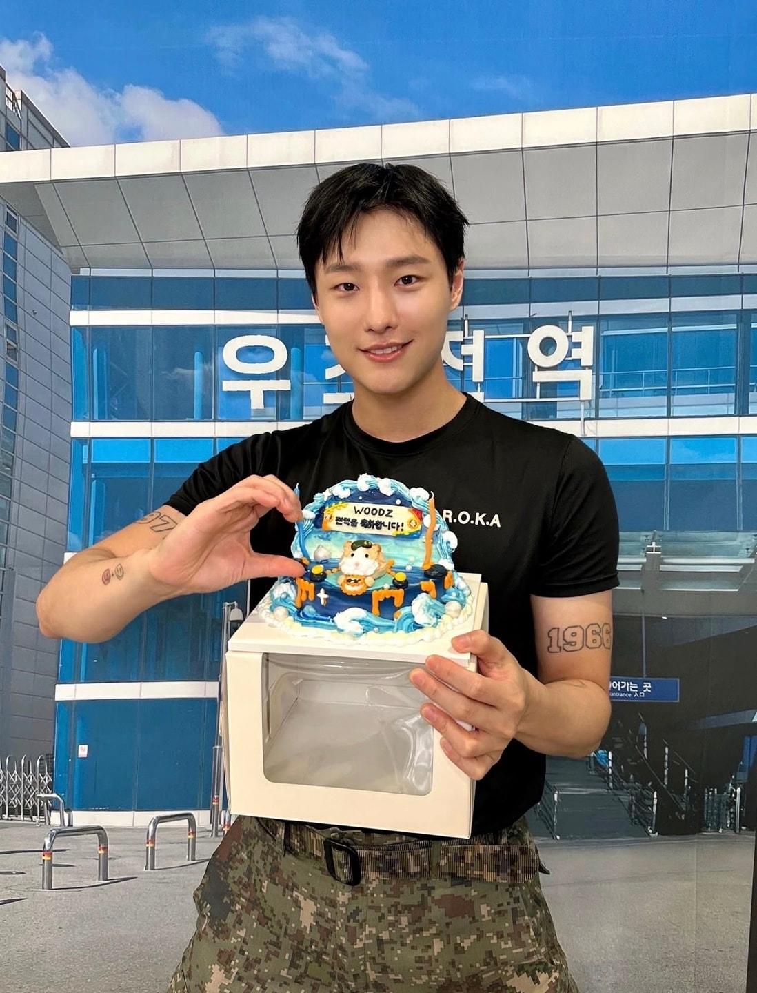 본문 이미지 - 가수 우즈