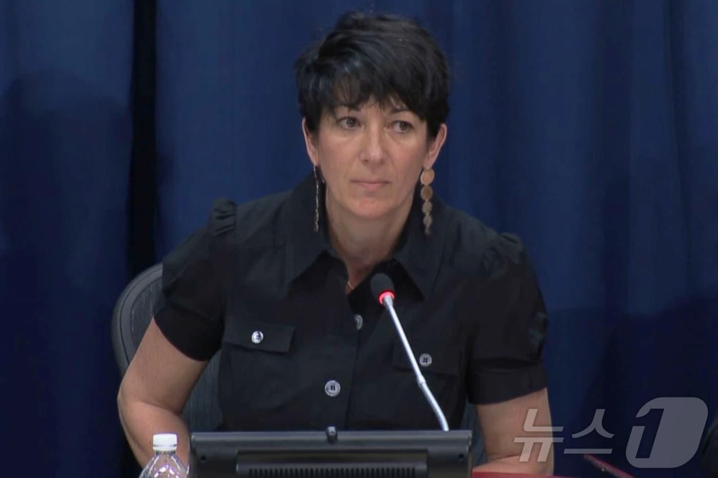 억만장자 출신 성범죄자 제프리 엡스타인의 연인이었던 길레인 맥스웰이 지난 2013년 6월 25일 뉴욕의 유엔본부에서 열린 해양·지속 가능한 개발 관련 회의에서 발언하고 있다. 사진은 유엔 TV 영상 갈무리. 2013.06.25 ⓒ 로이터=뉴스1 ⓒ News1 김지완 기자